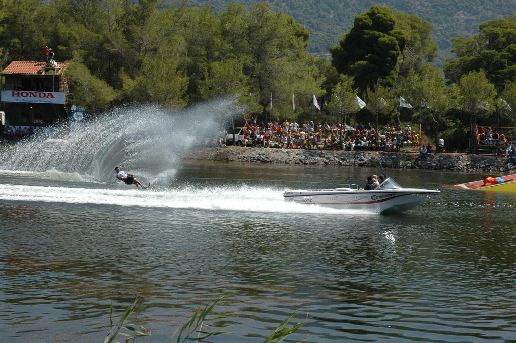זכארו Kaiafas Lake Hotel מראה חיצוני תמונה
